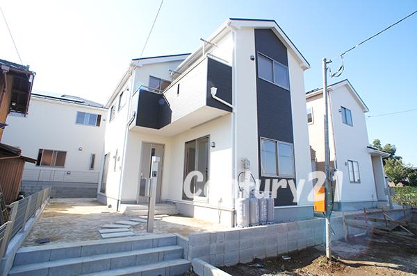 Local appearance photo. Home of electricity is made of the sun! "Solar power" equipped site (October 2013) Shooting Building 3