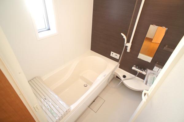 Bathroom. Indoor (11 May 2013) Shooting 9 Building