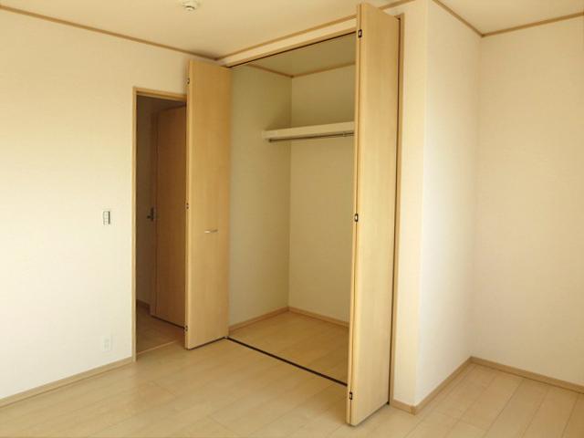 Receipt. Indoor (11 May 2013) Shooting 1 Building closet