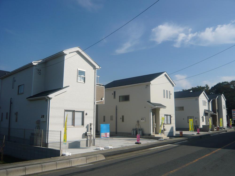 Local photos, including front road. 5 Building