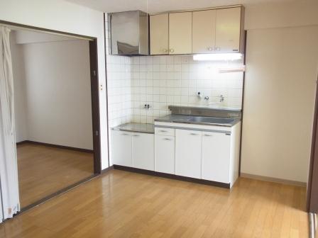 Kitchen. There refrigerated powder space in the kitchen next to