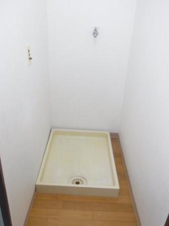 Other Equipment. Laundry room to wash room