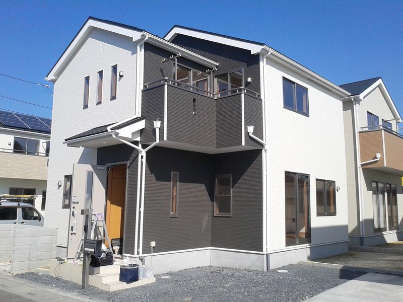 Local appearance photo. 9 Building