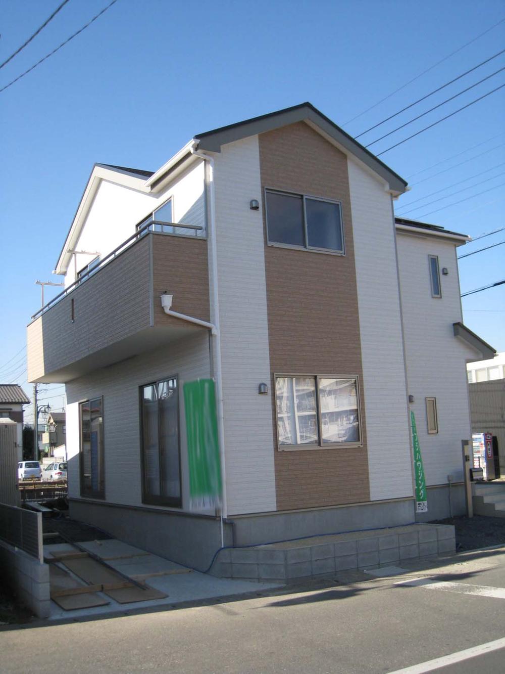 Local appearance photo. Local (12 May 2013) Shooting