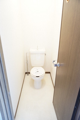 Toilet. Bus toilet by!