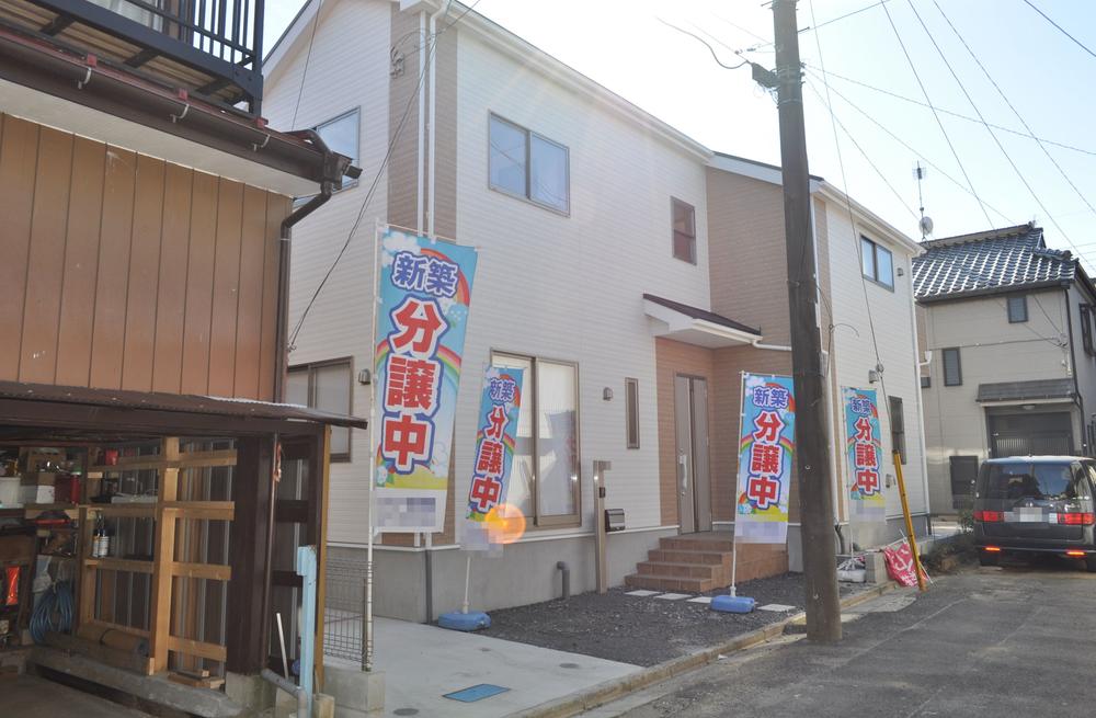 Local photos, including front road. Local (11 May 2013) Shooting