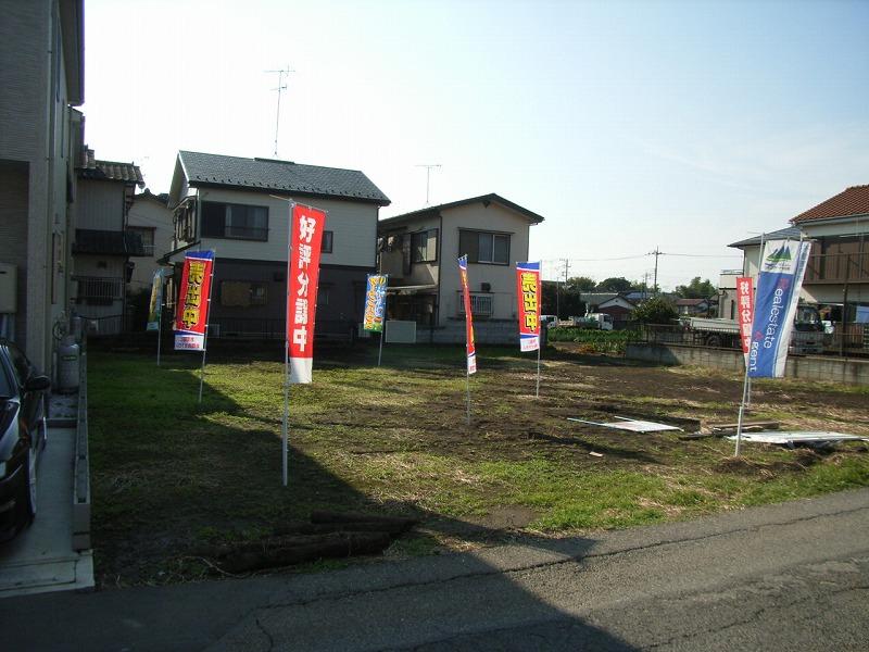 Local photos, including front road. Local (10 May 2013) Shooting