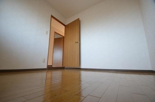 Other room space. 4.5 Pledge of Western-style