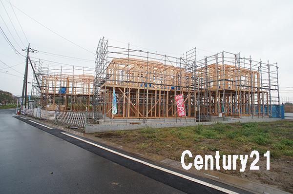 Local photos, including front road. 10 / 29 shooting