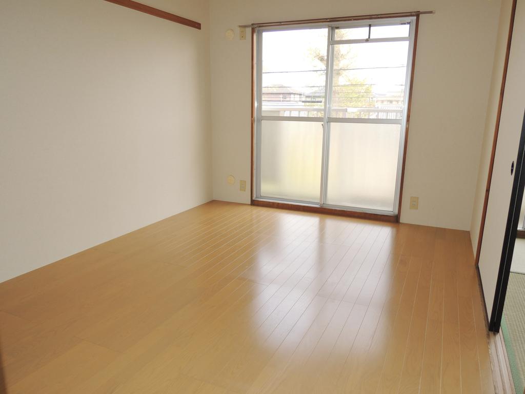 Living and room. Because the south side of the room will be bright rooms. 