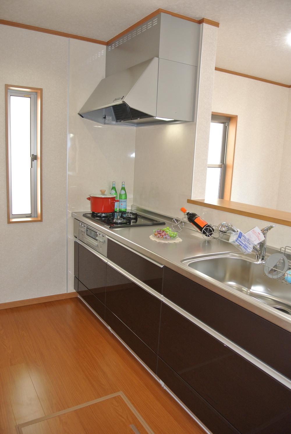 Kitchen. Local (12 May 2013) Shooting