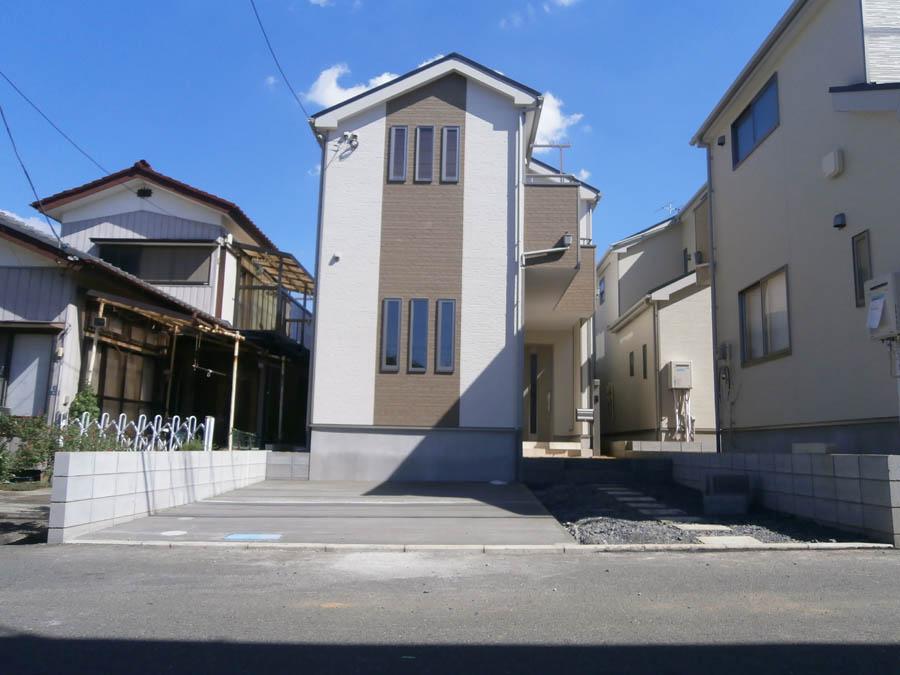 Local photos, including front road. Was building completed. Such as the actual image from per yang, We have to wait all the time so you can see directly. 