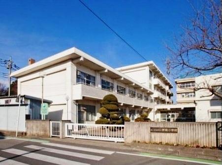 Primary school. 3750m until the Saitama Municipal Shinwa Elementary School