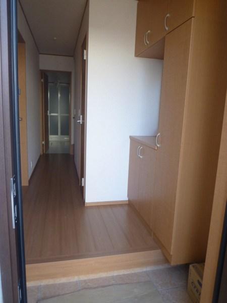 Entrance. Local (11 May 2013) Shooting