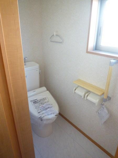 Toilet. Indoor (11 May 2013) Shooting