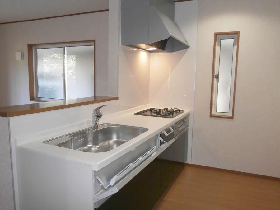 Kitchen. Was building completed. Such as the actual image from per yang, We have to wait all the time so you can see directly.