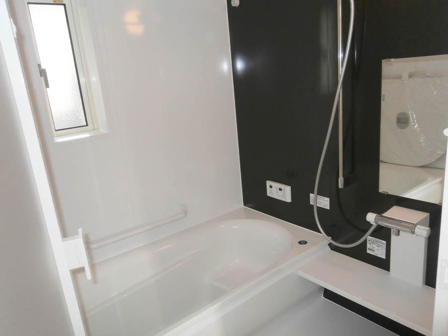 Bathroom. Was building completed. Such as the actual image from per yang, We have to wait all the time so you can see directly.