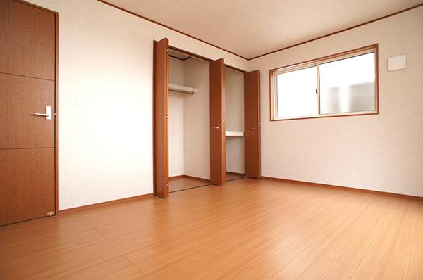 Non-living room. 1 Building