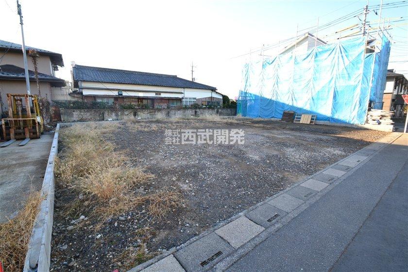 Local photos, including front road. Local (12 May 2013) Shooting