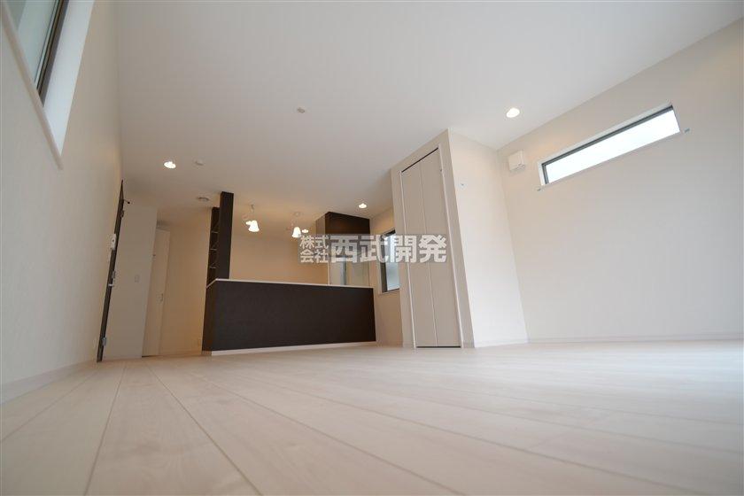 Living. 4 Building Living (November 2013) Shooting