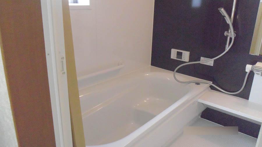 Bathroom. Was building completed. Such as the actual image from per yang, We have to wait all the time so you can see directly. 