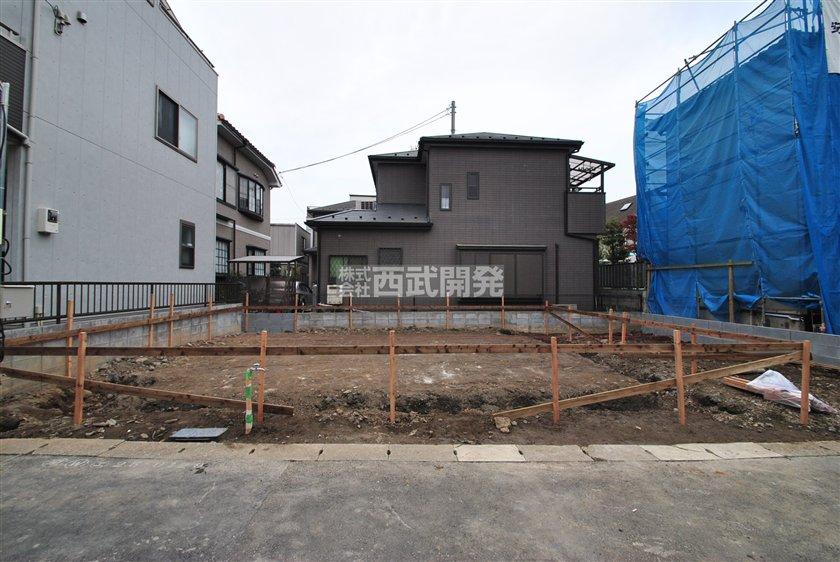 Local photos, including front road. Local (11 May 2013) Shooting