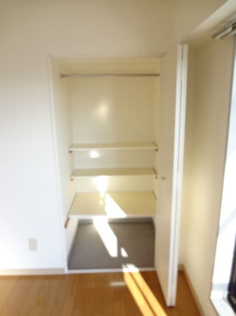 Receipt. Large storage space! !