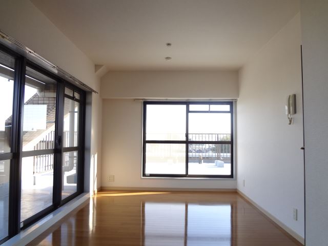 Living and room. Since the window often is good ventilation.