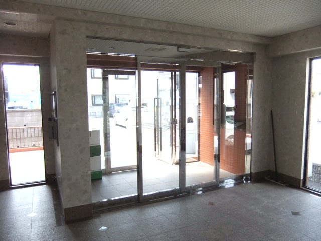 Security. Auto lock-conditioned peace of mind