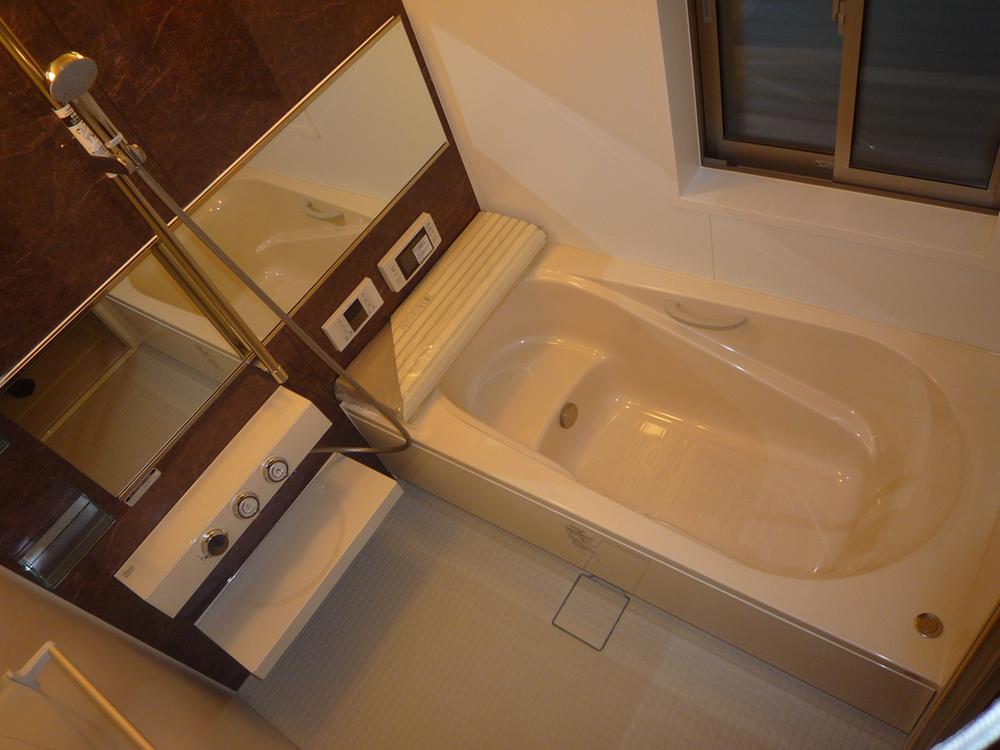 Bathroom. 1 pyeong type of bathroom. Bathroom TV, Equipped bathroom dryer is standard. The button has adopted a push faucet that can be operated with only "push", "turn". 