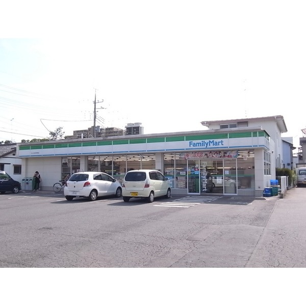 Convenience store. FamilyMart Saitama Imahane the town store (convenience store) to 318m