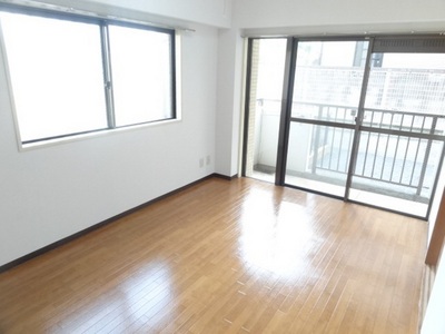 Living and room. Breathability also good two-plane daylight