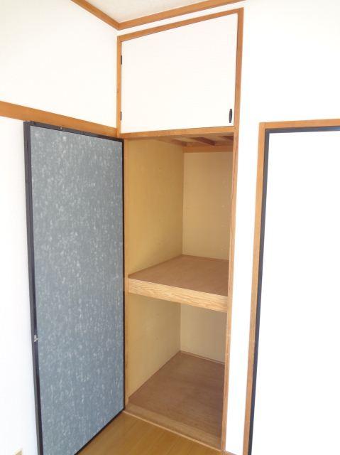 Receipt. Storage space is located in full.