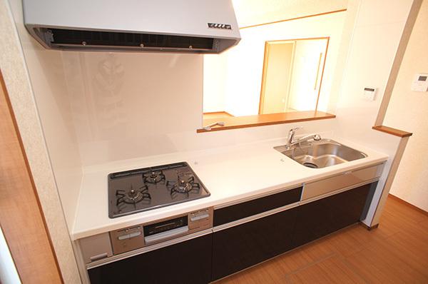 Kitchen. Indoor (12 May 2013) Shooting Building 3