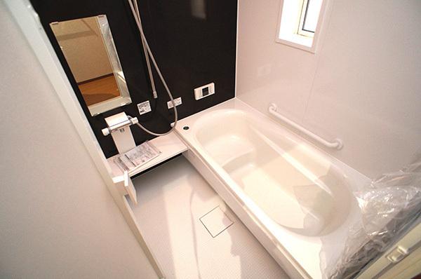 Bathroom. Indoor (12 May 2013) Shooting Building 3