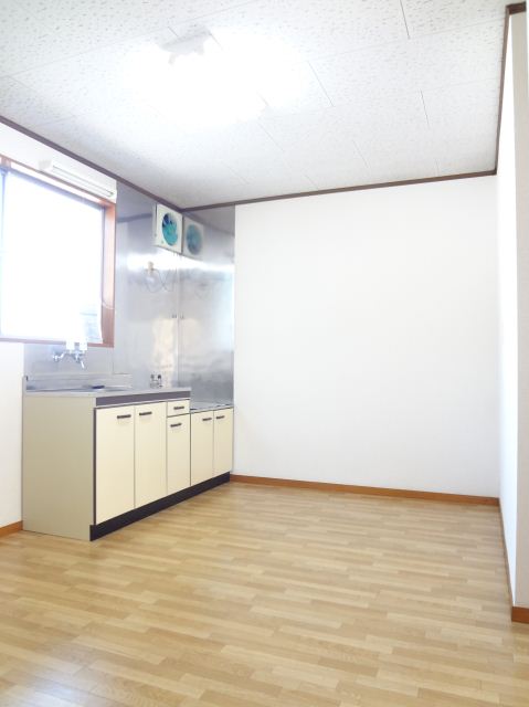 Living and room. Spacious dining