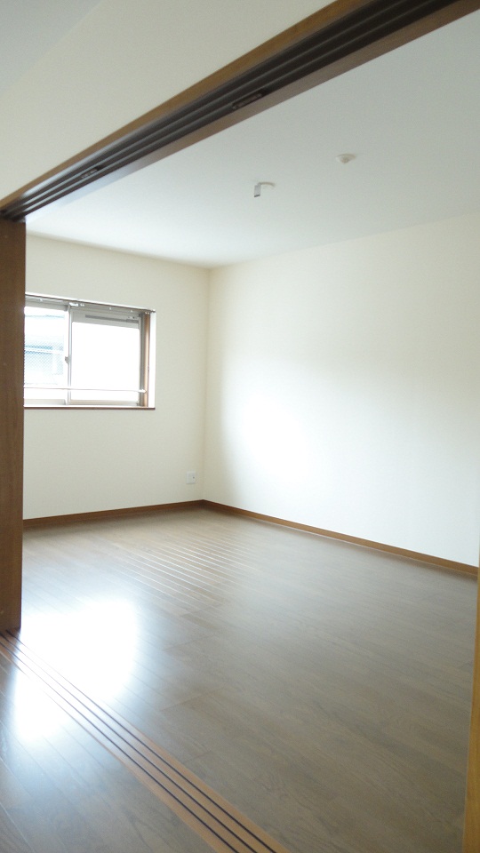 Other room space. Western-style 8.7 Pledge