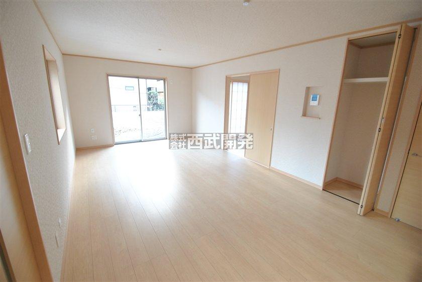 Same specifications photos (living). Same specifications