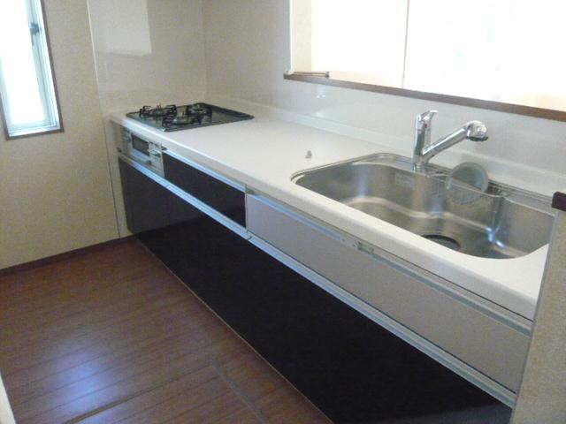 Kitchen.  ◆ Bright face-to-face kitchen 15 Pledge! 