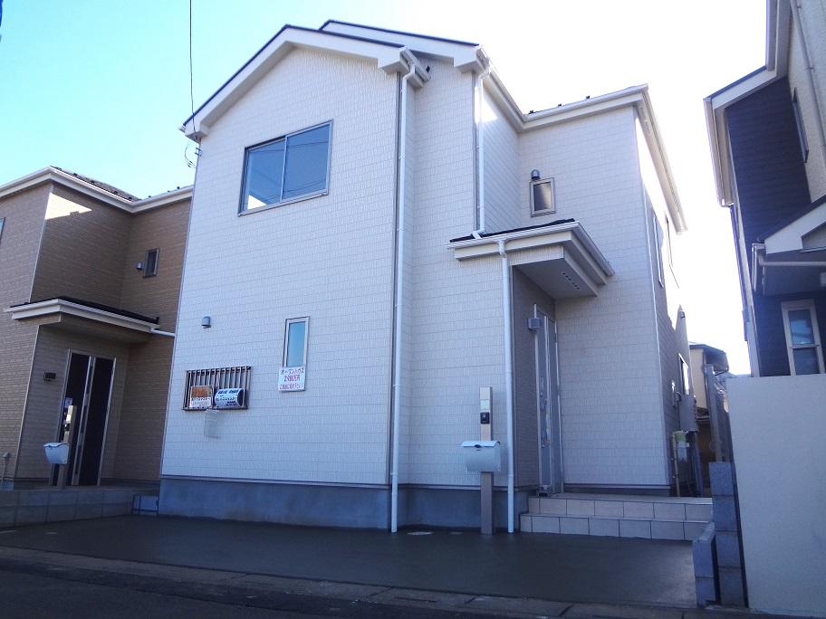 Local appearance photo. Local (12 May 2013) Shooting