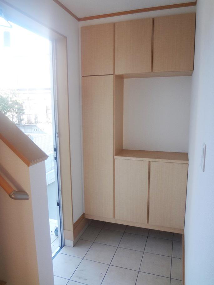 Entrance. Local (12 May 2013) Shooting