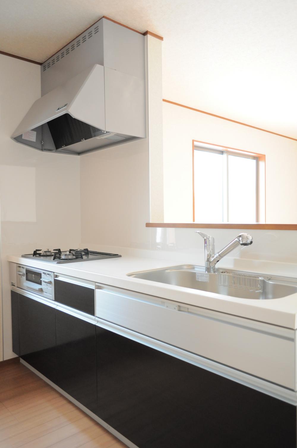 Kitchen. Easy-to-use system Kitchen