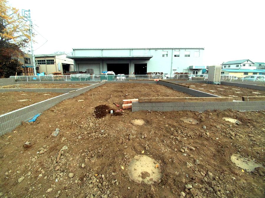 Local photos, including front road. 4 Building We offer the same use the finished model house of this property. Please feel free to contact us. 