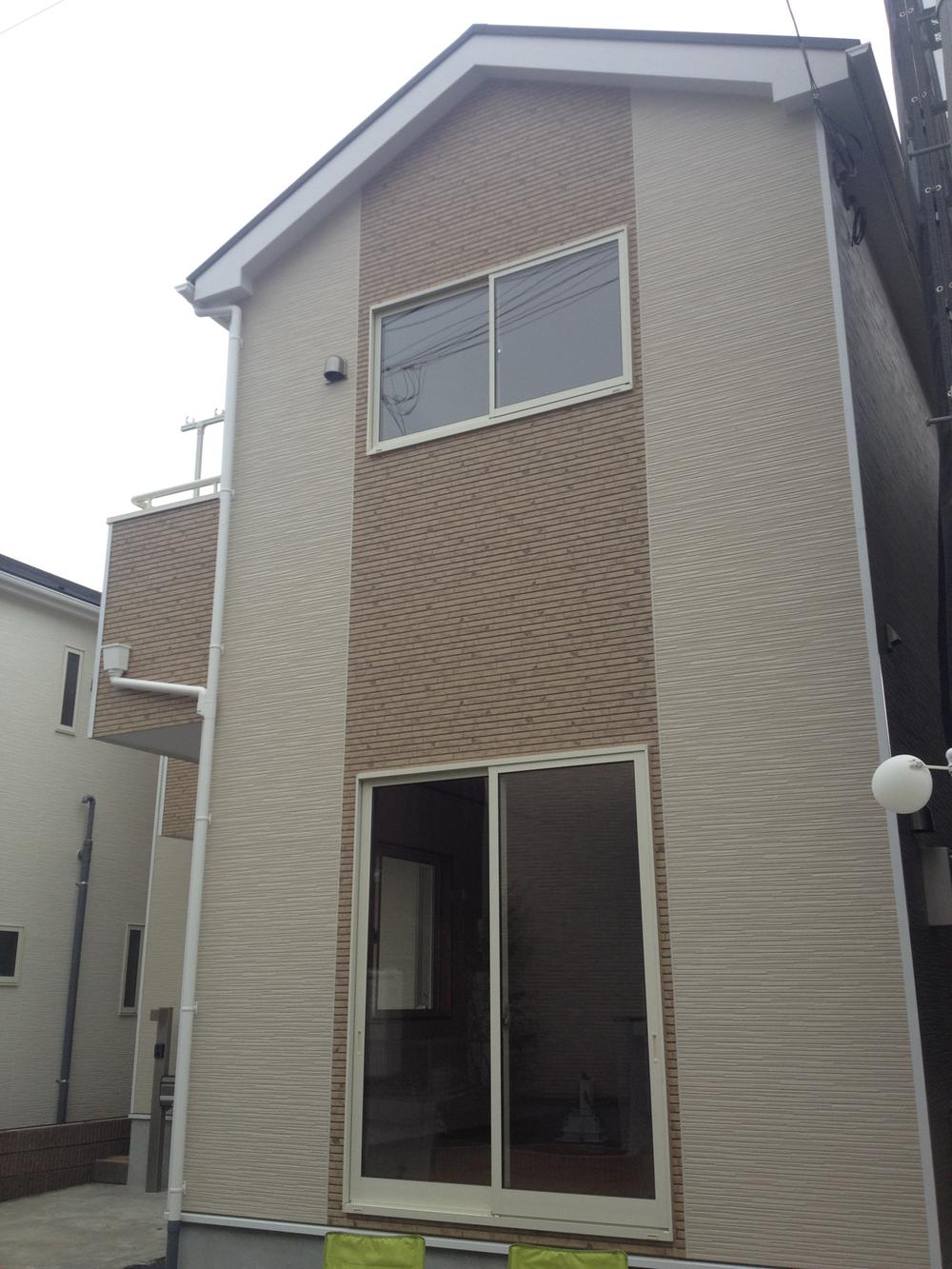 Local appearance photo. Local (11 May 2013) Shooting We have urgent price cut! 