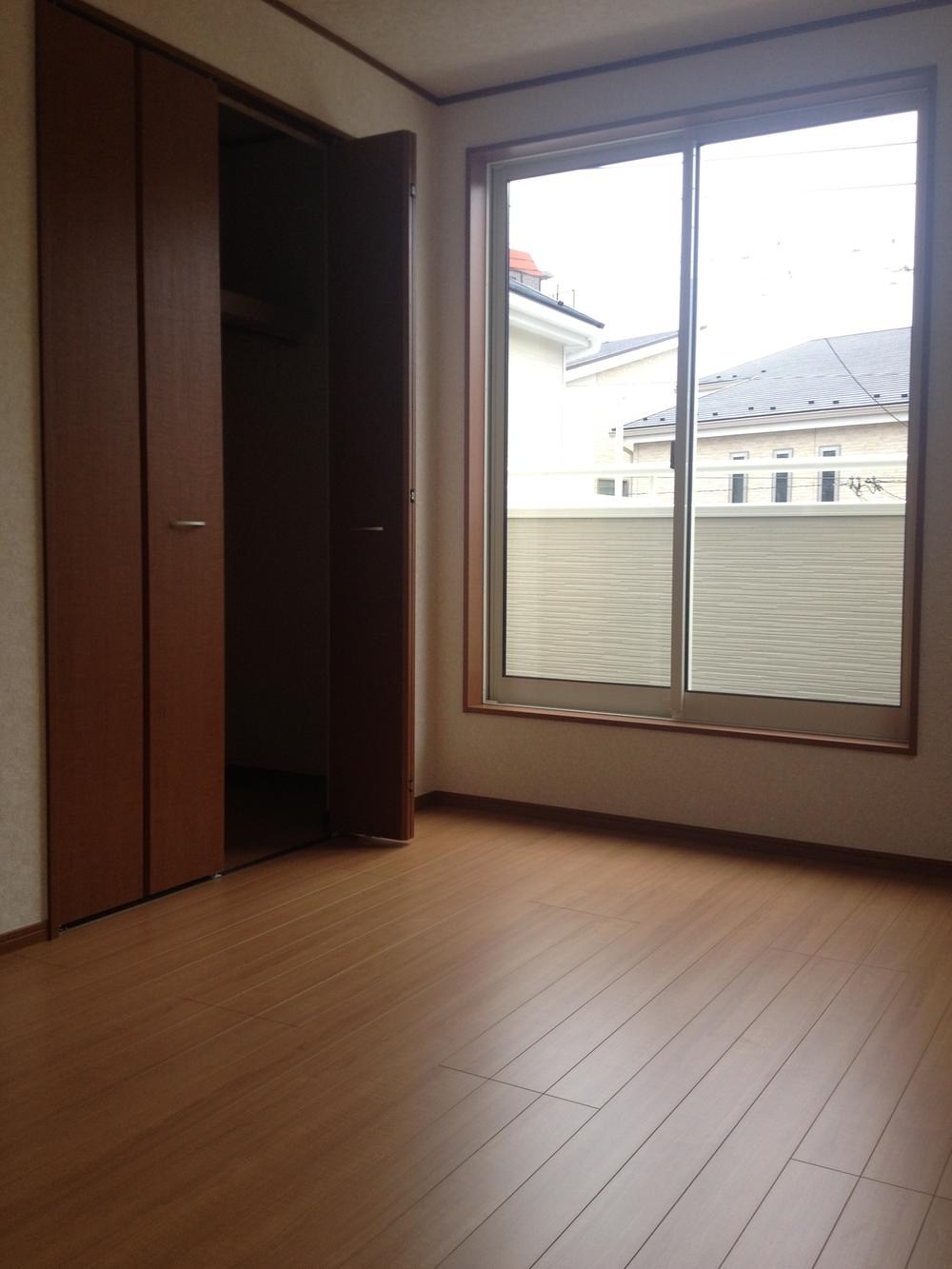 Non-living room. Local (11 May 2013) Shooting