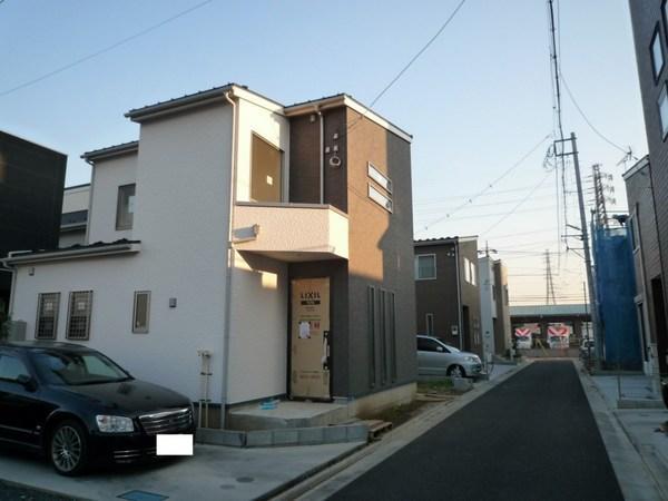 Local photos, including front road. Shooting date 2013.12.02