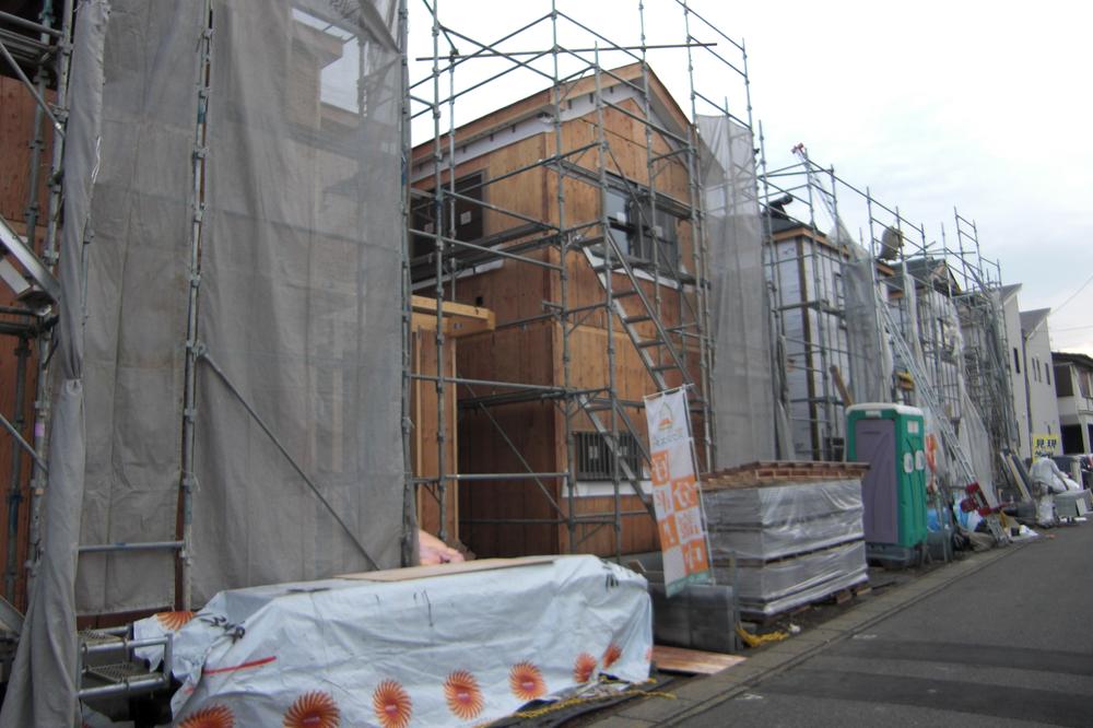 Local appearance photo. Local (10 May 2013) Shooting