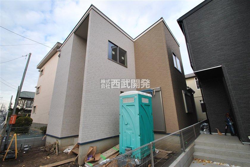 Local appearance photo. Local (12 May 2013) Shooting