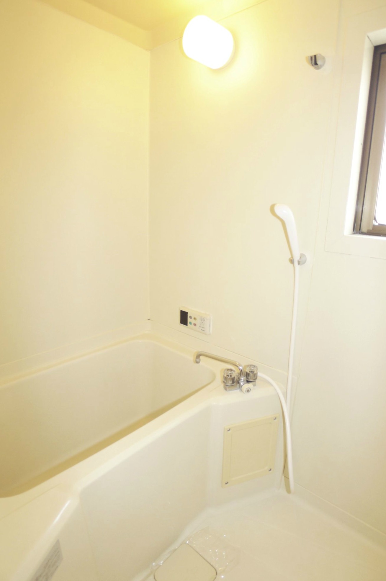 Bath. Reheating hot water supply