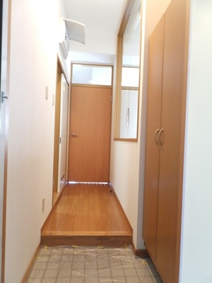 Entrance. ※ 204, Room interior reference photograph